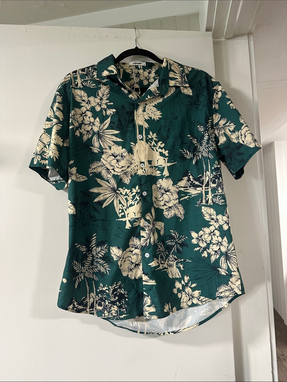 Green Short-Sleeve Floral Button-Down Shirt 012